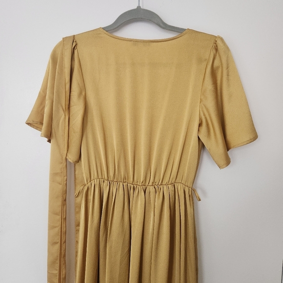 BALTIC BORN Elegant Gold Wrap Dress - Picture 4 of 4